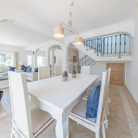 Ferrarias Sleeps 10 Pool Wifi Ferrarias (Loule)