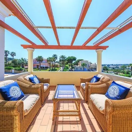 Villa Ferrarias Sleeps 10 Pool Wifi