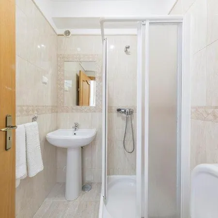 Ferrarias Sleeps 10 Pool Wifi * Ferrarias (Loule)