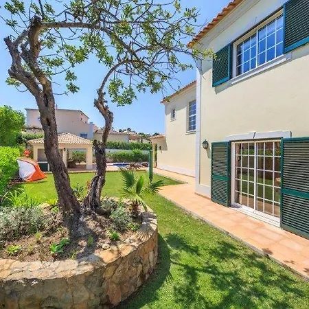 Villa Ferrarias Sleeps 10 Pool Wifi *