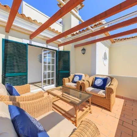 Ferrarias Sleeps 10 Pool Wifi Villa