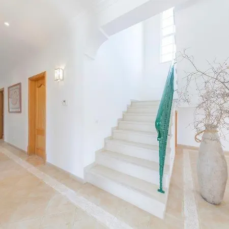 Ferrarias Sleeps 10 Pool Wifi * Ferrarias (Loule)